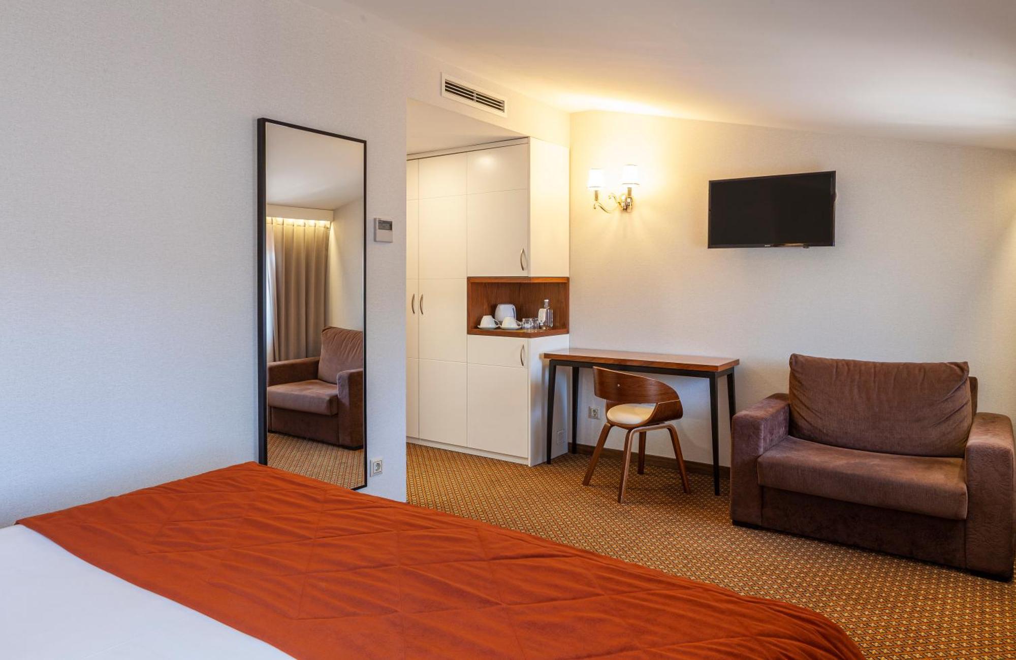 Hotel Lis Batalha Bagian luar foto