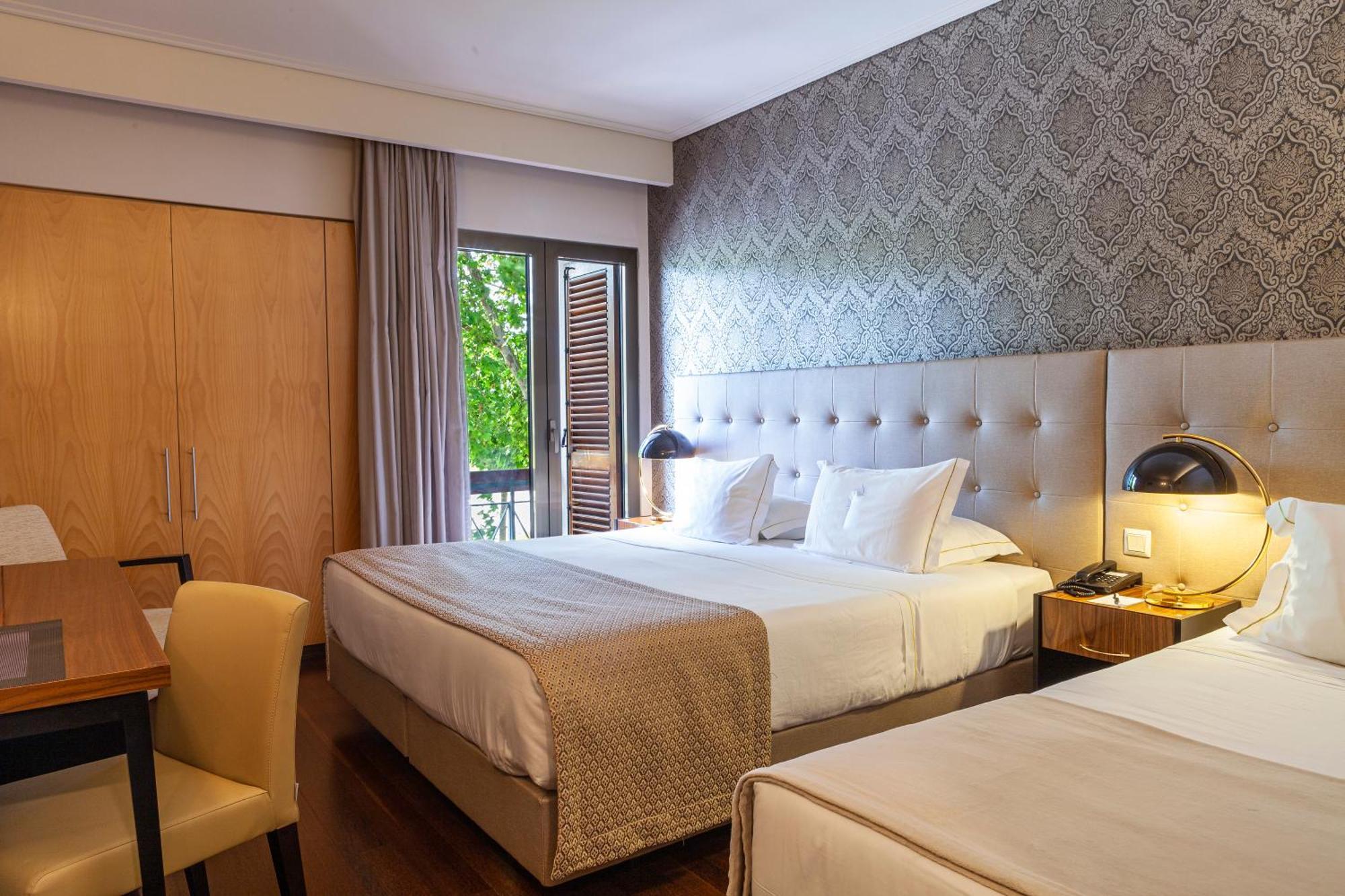Hotel Lis Batalha Bagian luar foto