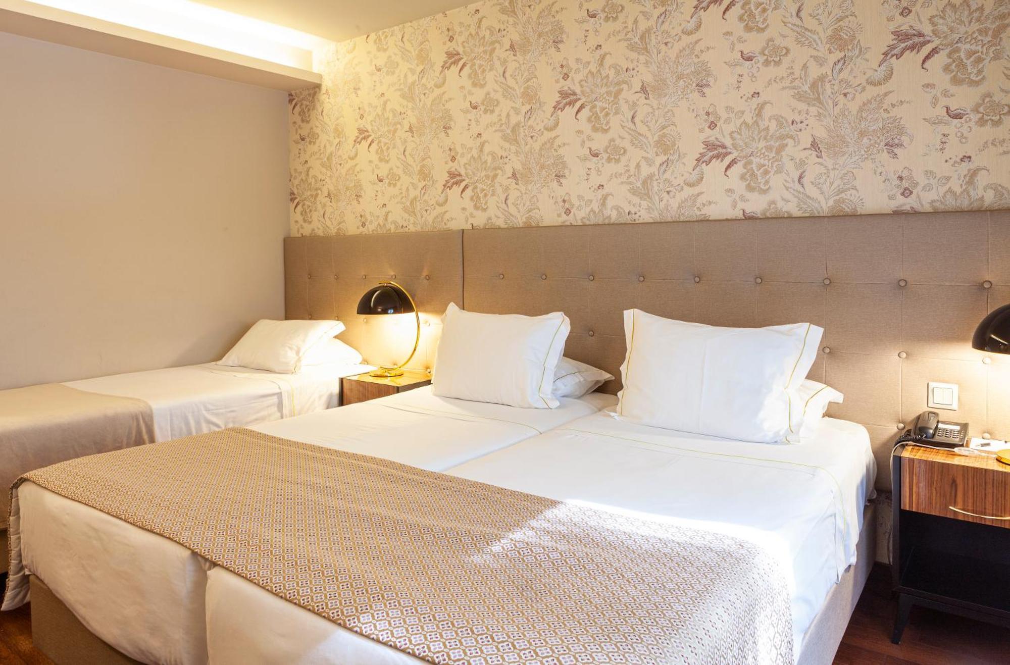 Hotel Lis Batalha Bagian luar foto
