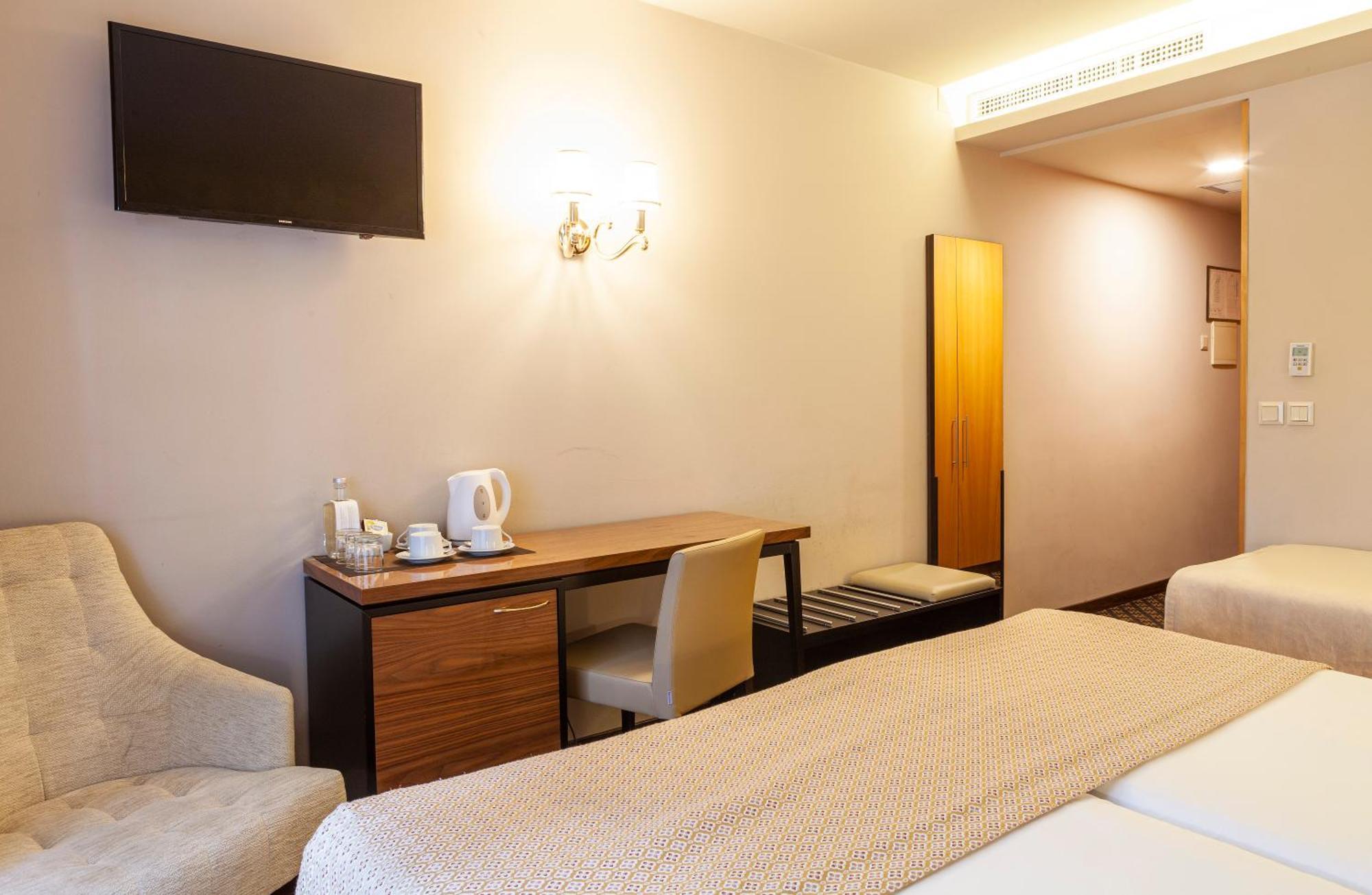 Hotel Lis Batalha Bagian luar foto